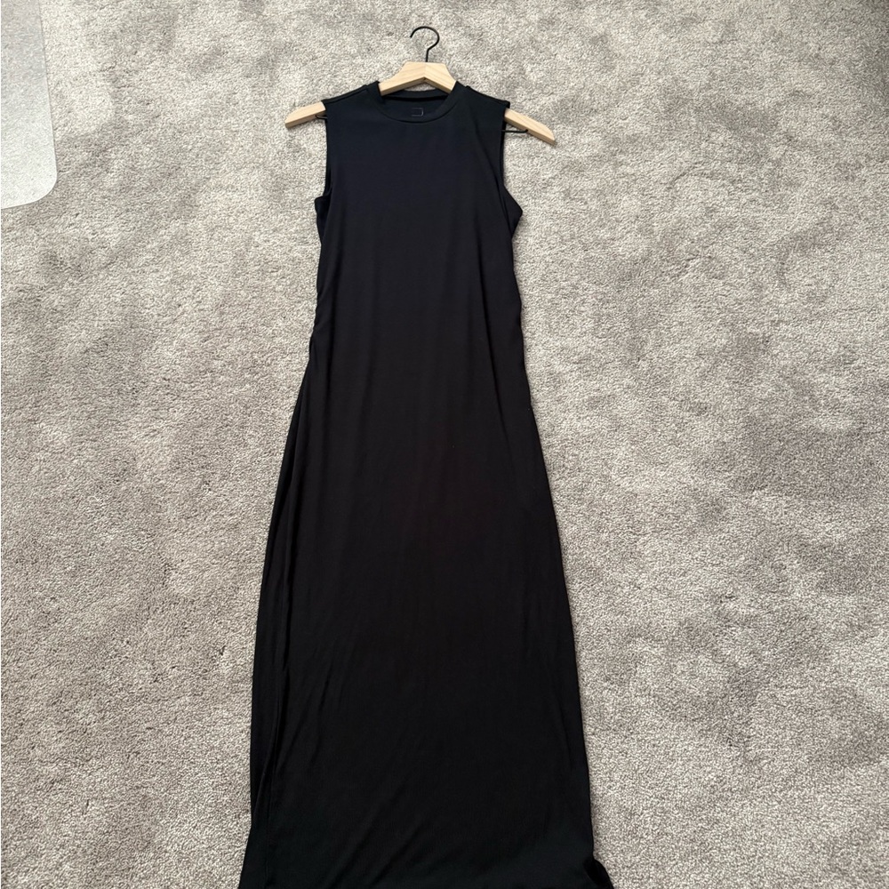 Vuori Black Sleeveless Maxi Dress